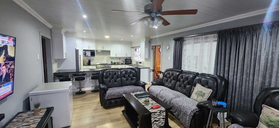 6 Bedroom Property for Sale in Dana Bay Western Cape